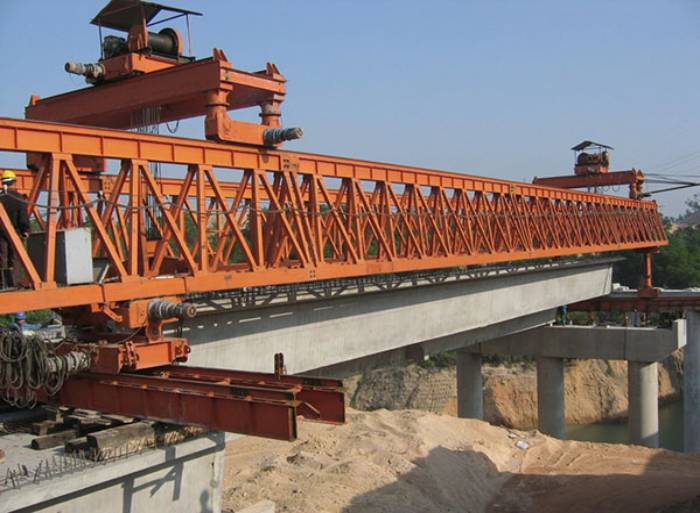 為什么鐵路架橋機(jī)價(jià)格會(huì)受到多種因素的影響？