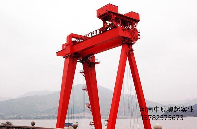 龍門吊的應(yīng)用領(lǐng)域：在哪些行業(yè)中得到廣泛應(yīng)用？如何滿足不同領(lǐng)域的吊裝需求？
